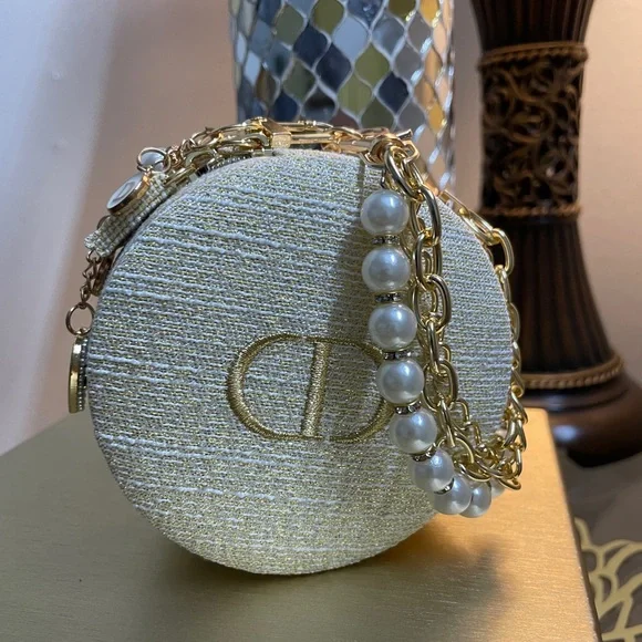 Dior - Picture 12 of 17